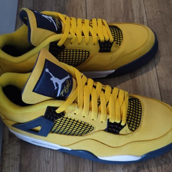 Jordan 4 Retro Lightning (2021) - Picture 6 of 8